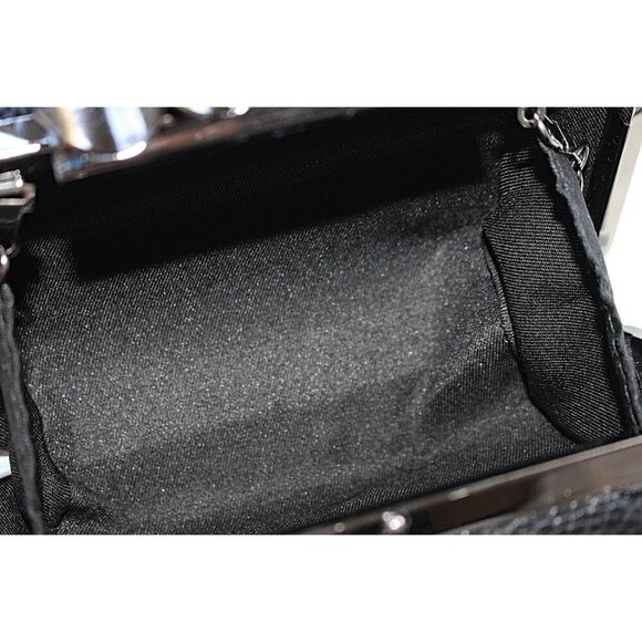 Replica Skull Knuckle Clutch, cute for Halloween! - Picture 7 of 7